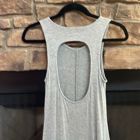 Monteau long, gray maxi dress with keyhole in the back. Size Medium. - Picture 5 of 7
